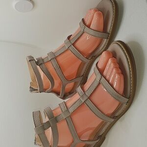 Hush Puppies 7 Abney Chrissie Lo Gladiator Sandal